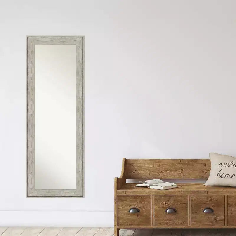 Specchio a figura intera con cornice metallica, 48 x 135 cm.