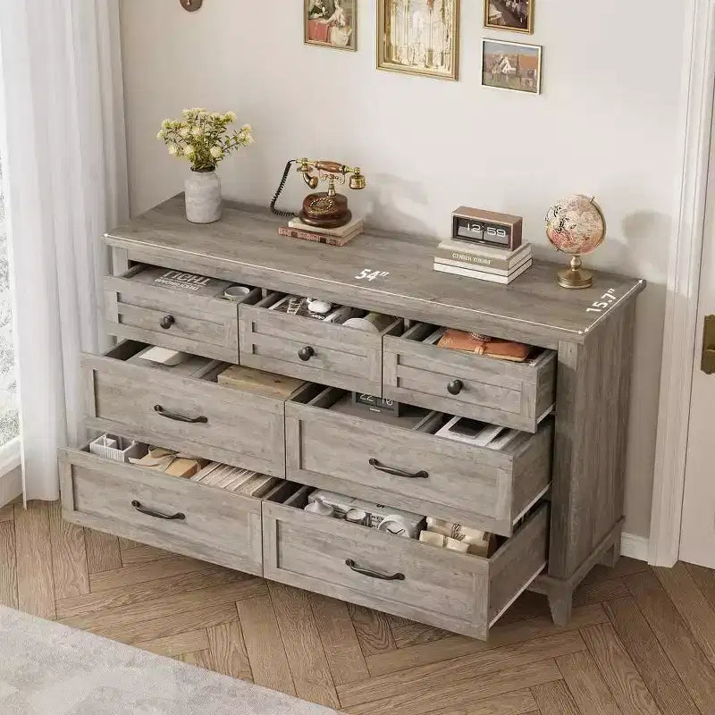 Comò a 7 cassetti per camera da letto con finitura in legno rustico