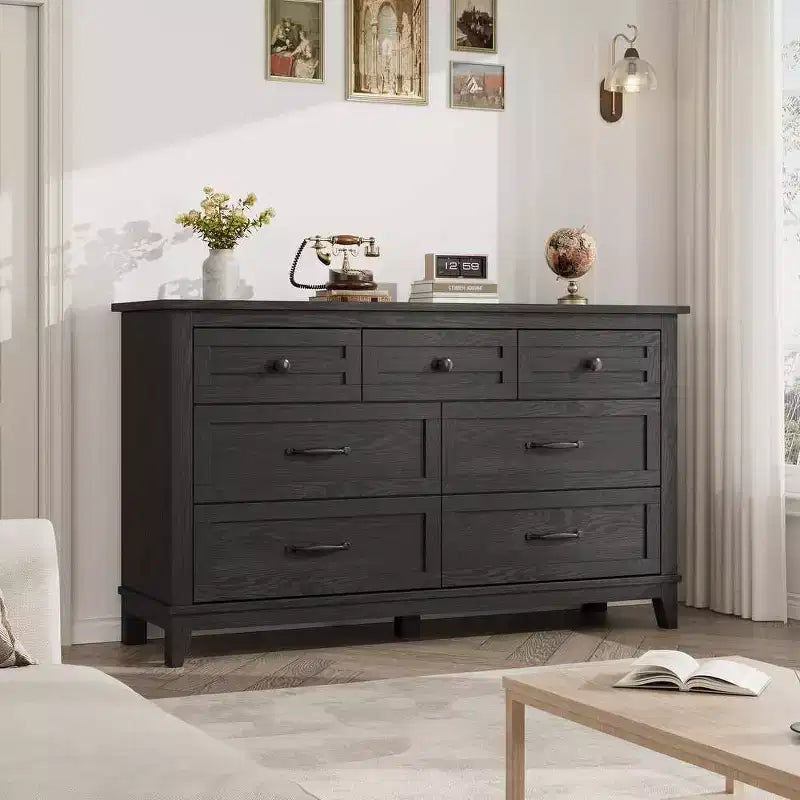 Comò a 7 cassetti per camera da letto con finitura in legno rustico