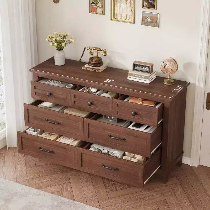 Comò a 7 cassetti per camera da letto con finitura in legno rustico