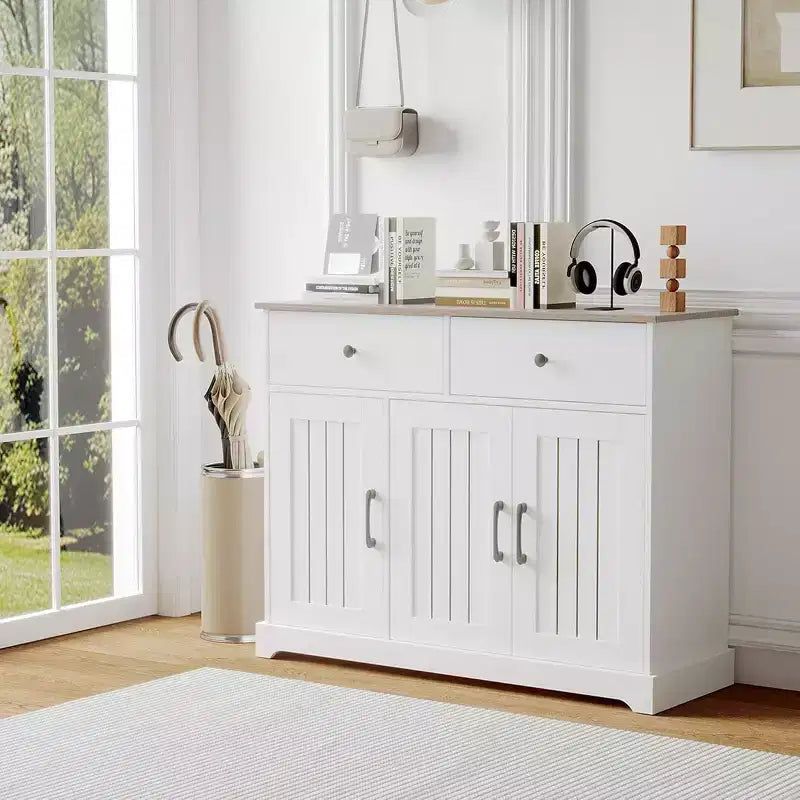 Credenza in legno con cassetti e ripiano regolabile